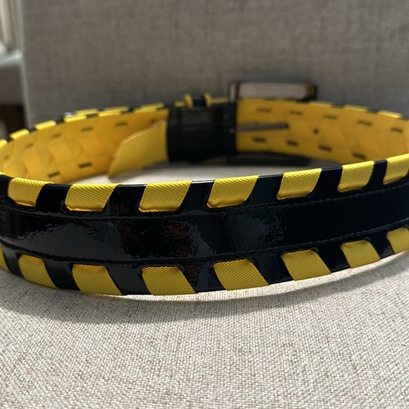 Vtg Carlisle genuine Italian leather wide yellow & black belt Sz xsmall - Picture 4 of 9
